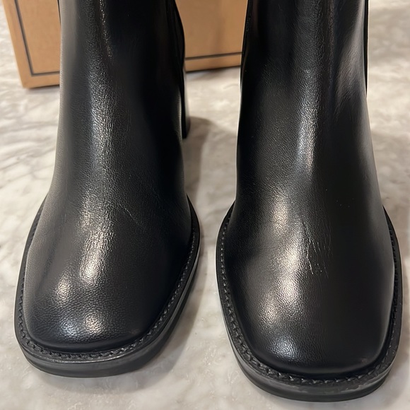 Brand new never been worn Black Aesos Boots. Excellent condition still in box - Picture 2 of 3